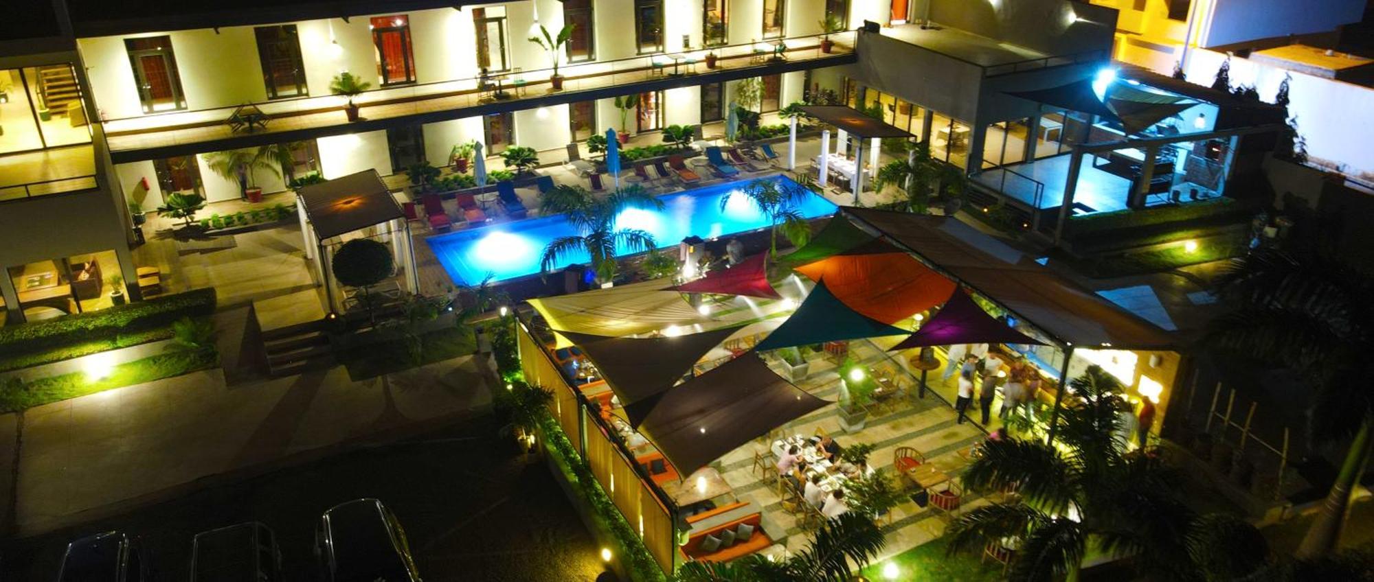 Au Bord De L'Eau Hotel Bamako Exterior photo