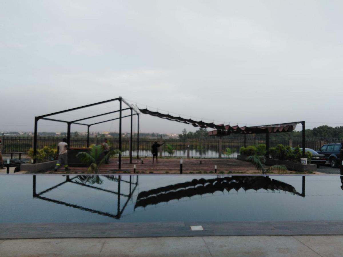 Au Bord De L'Eau Hotel Bamako Exterior photo