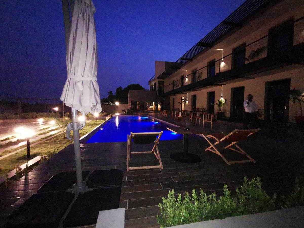 Au Bord De L'Eau Hotel Bamako Exterior photo